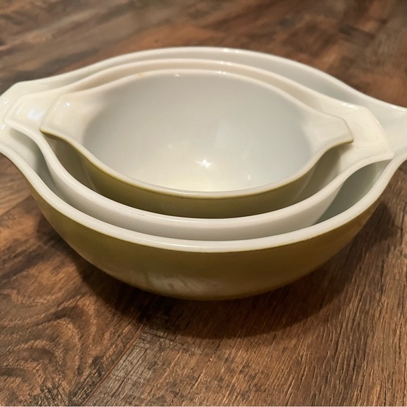 Pyrex Kitchen Pyrex Cinderella Mixing Bowls Poshmark